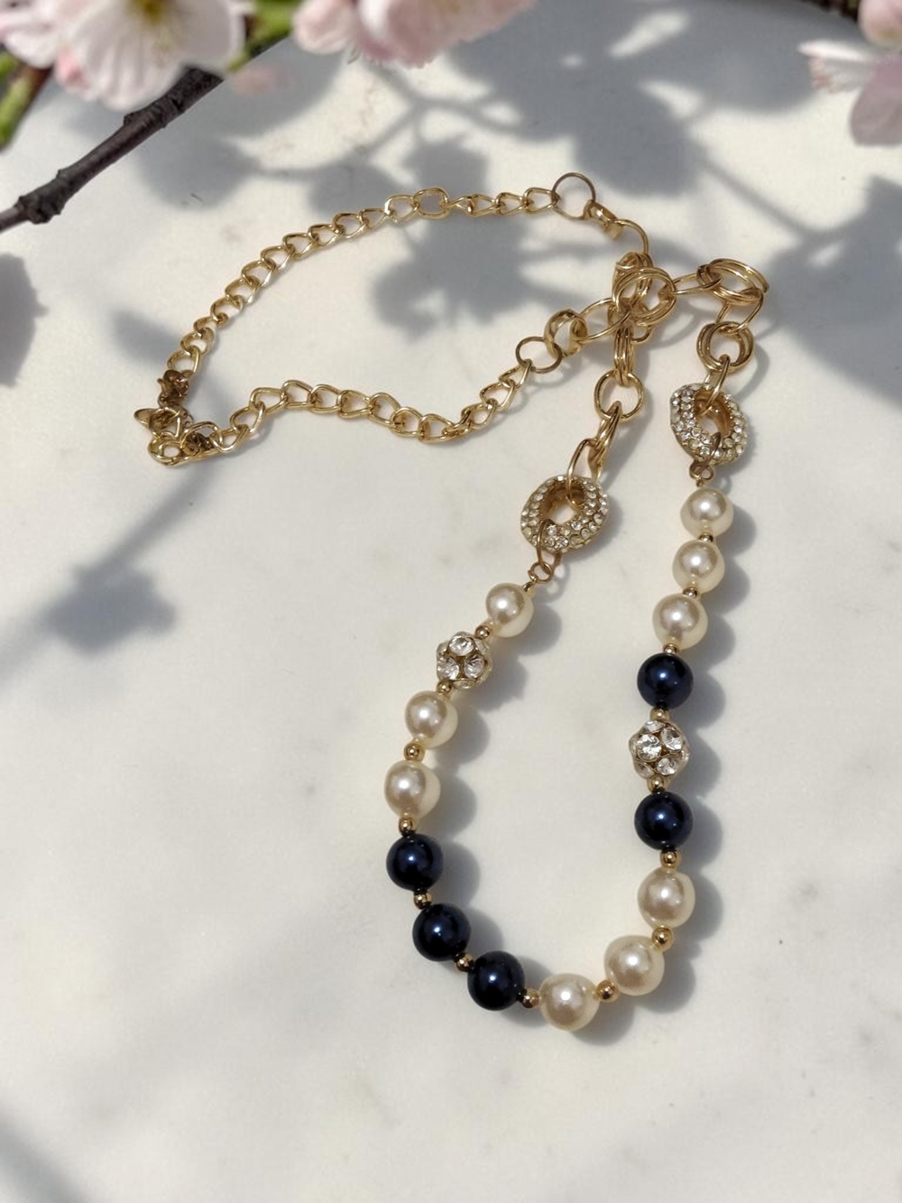 Gold Chain Pearl Necklace with Black and Cream Pearls